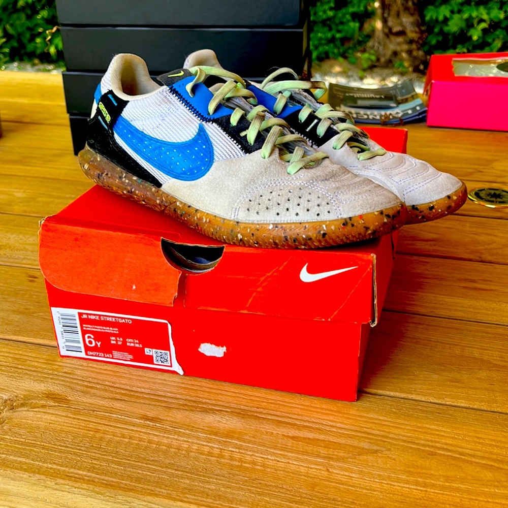 Nike gato good condition